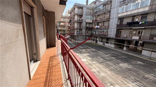 Zona Semi-Centrale, Appartamento di 4 Vani Oltre Accessori, Vano Deposito e Box Auto.